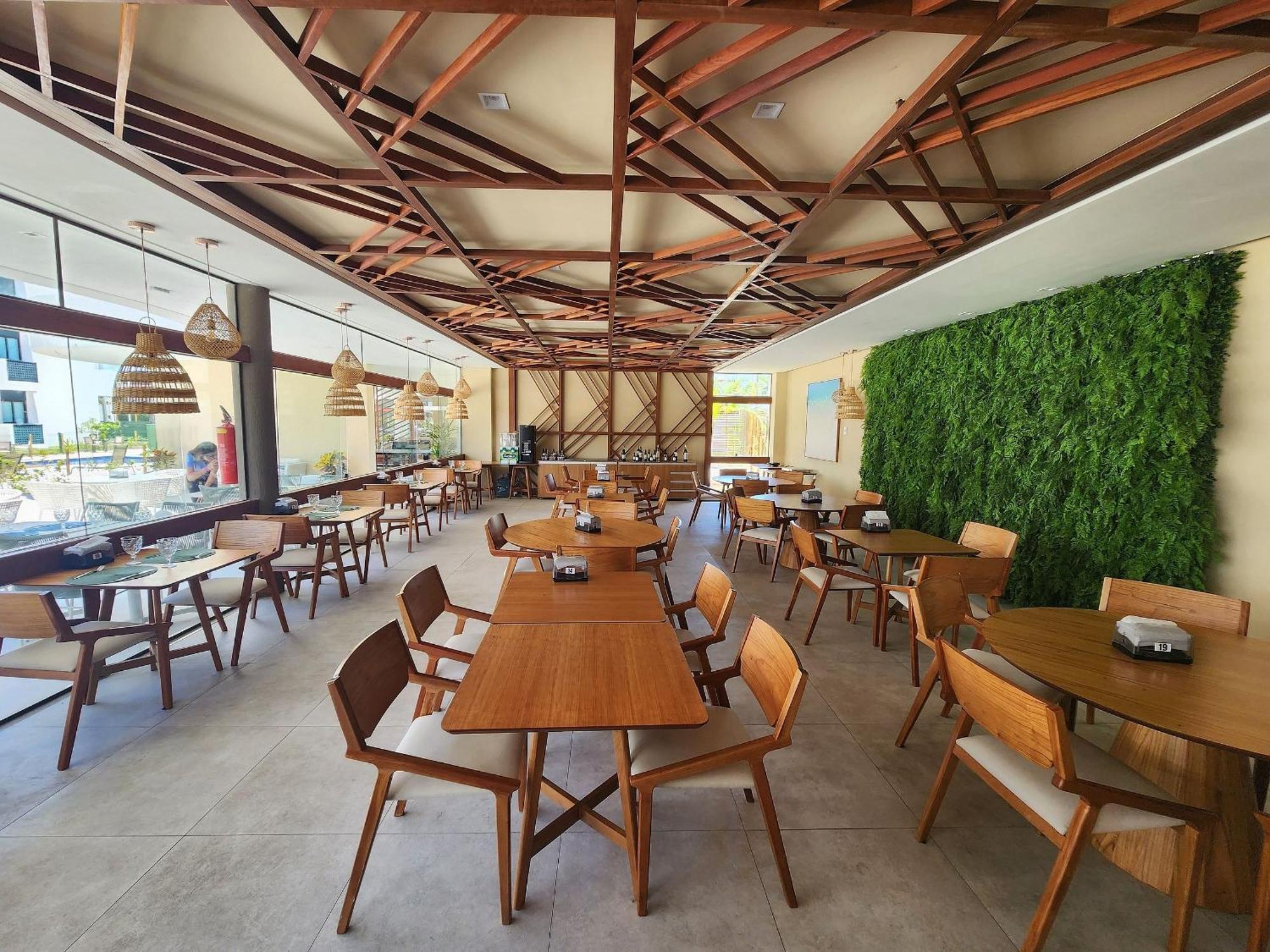 Makia Experience -