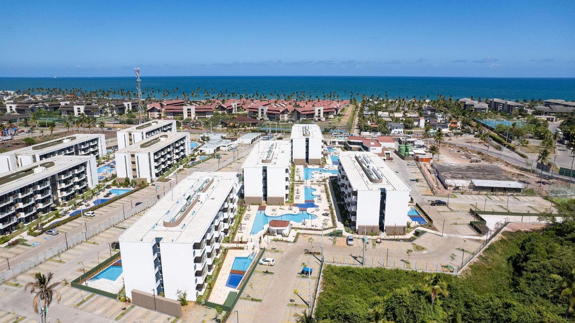 Makia Experience - *